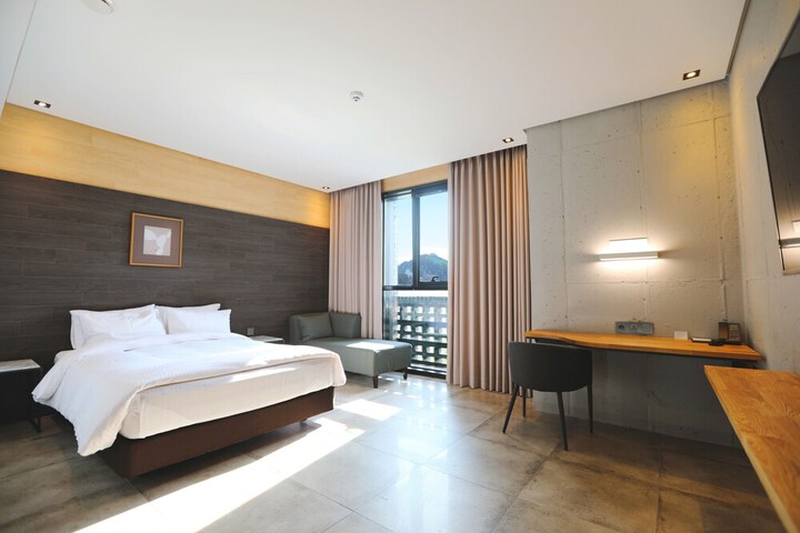 Room 19 of 43
