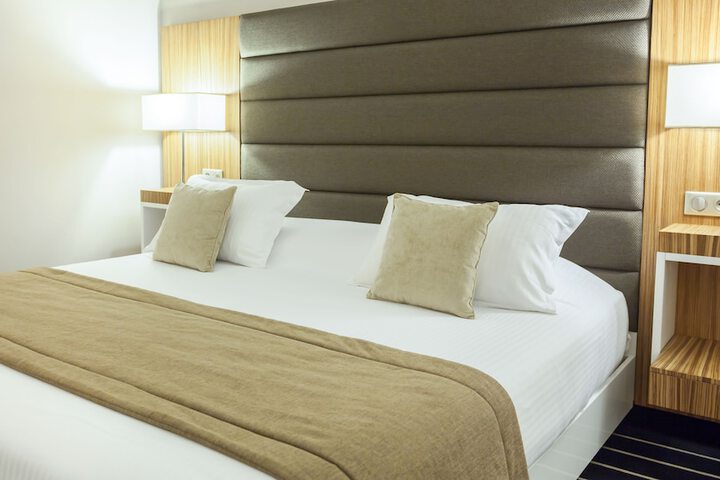 Room 4 of 49