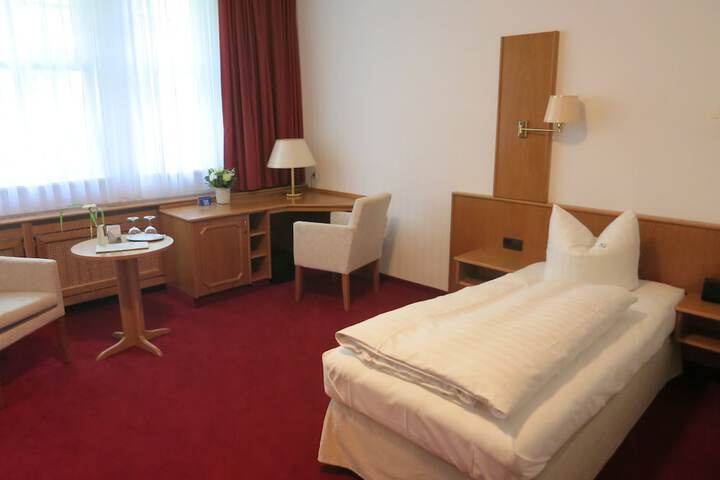 Room 8 of 35
