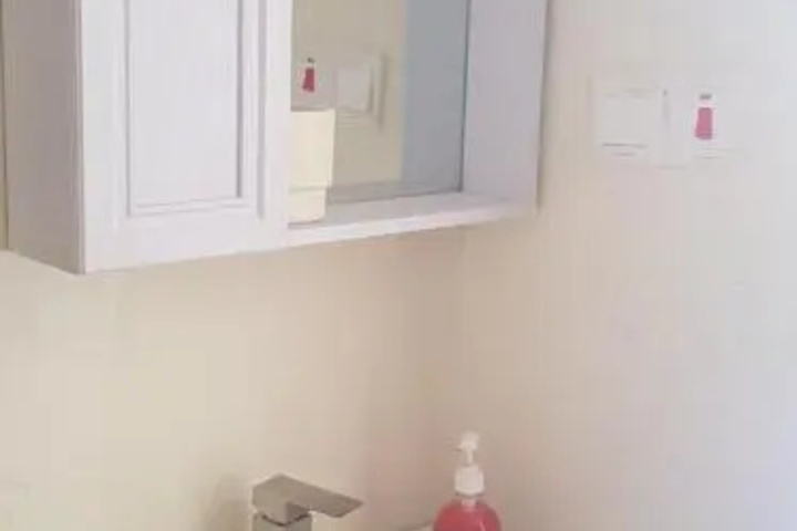 Room 8 of 8