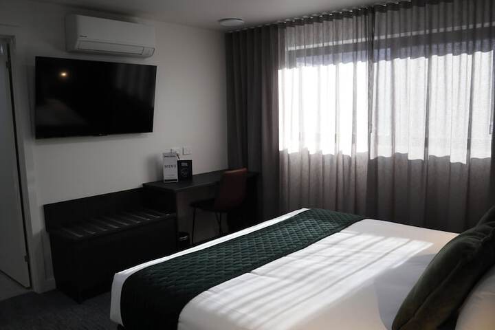 Room 5 of 21