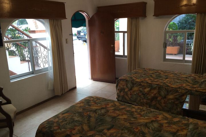 Room 7 of 34