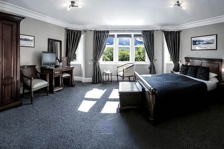 Room 3 of 54