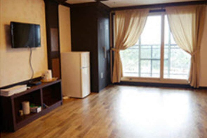 Room 9 of 23