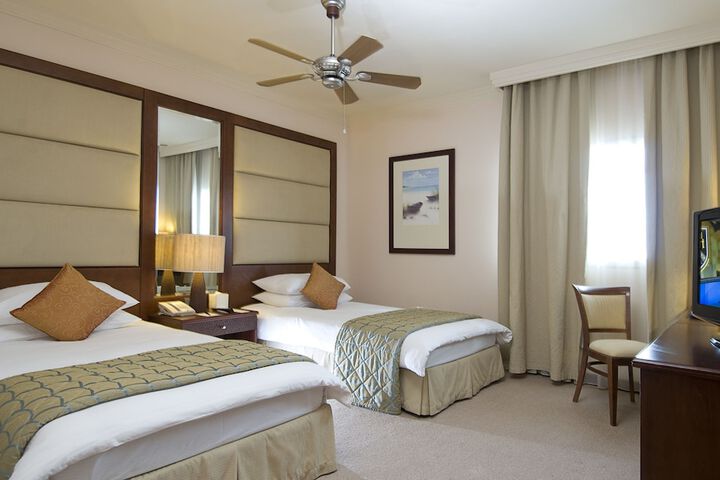 Room 15 of 124
