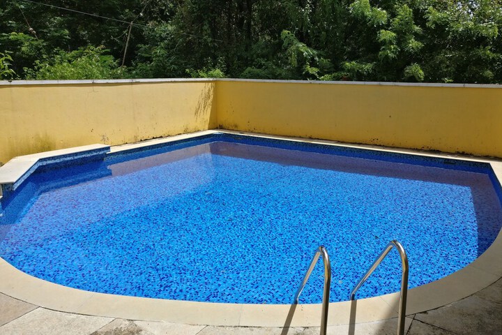 Pool 23 of 37