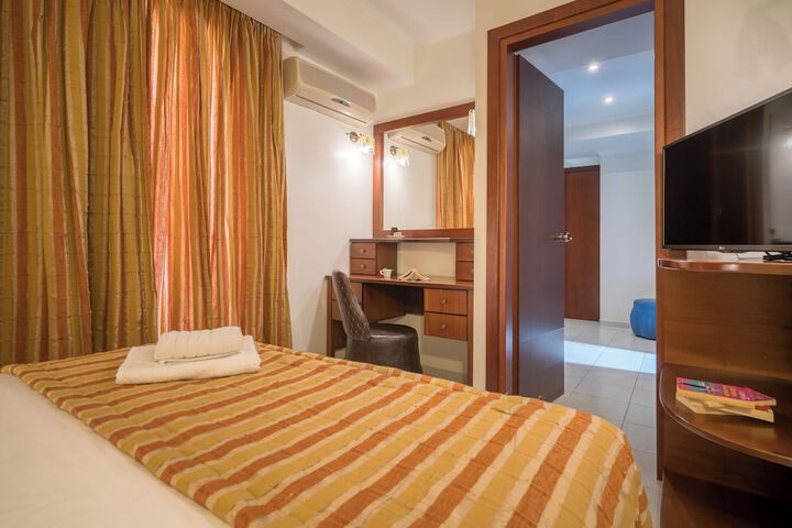Room 37 of 95