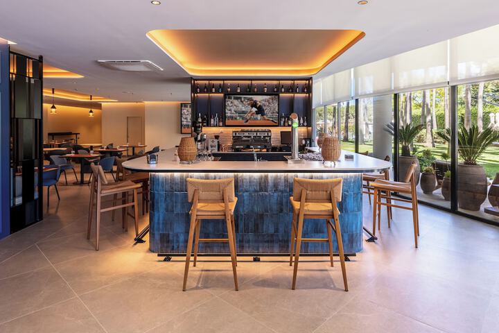 Lounge 146 of 174