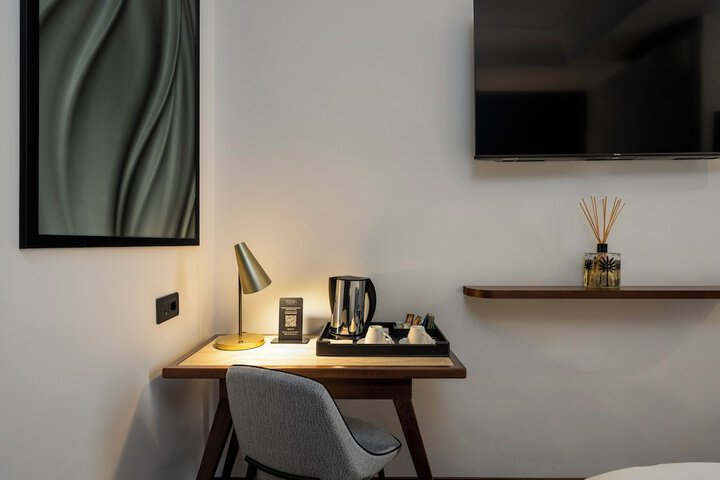 Room 10 of 20