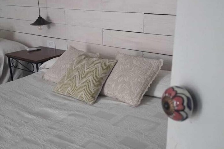 Room 4 of 10