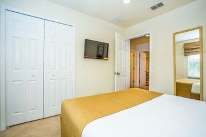 Room 10 of 22