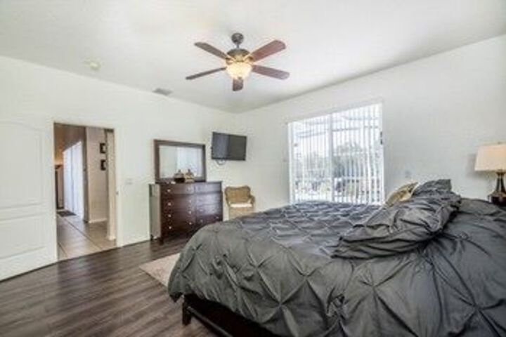 Room 8 of 26