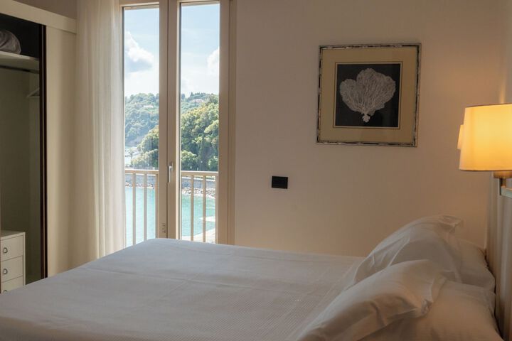 Room 51 of 247