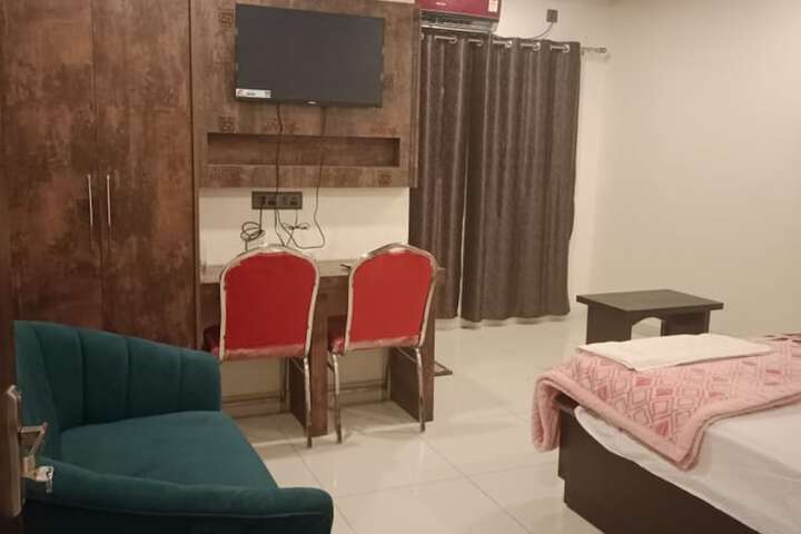 Room 18 of 24