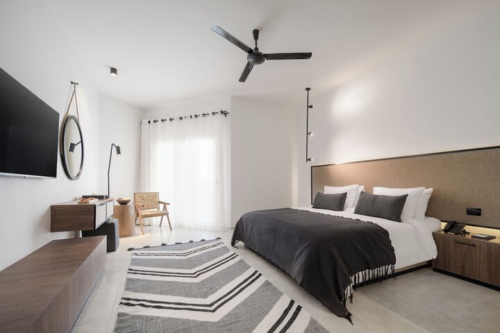 Room 14 of 171
