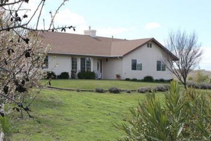 Image of Vista Vine 3 Br Home by RedAwning
