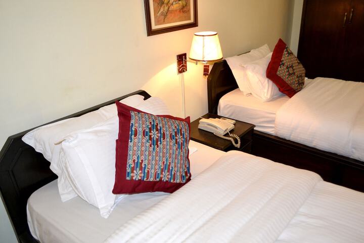 Room 6 of 70
