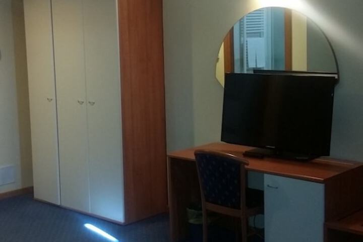 Room 4 of 60