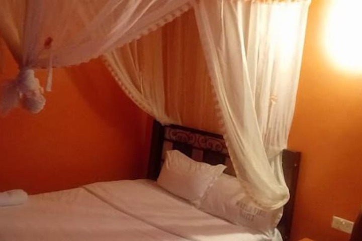 Room 7 of 20