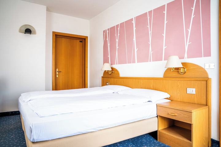 Room 79 of 115