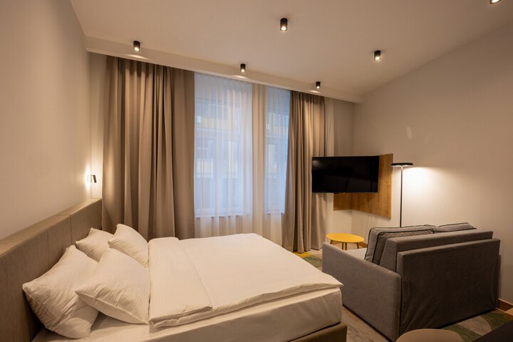 Room 21 of 36