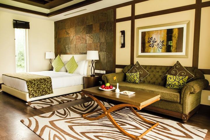 Room 3 of 37