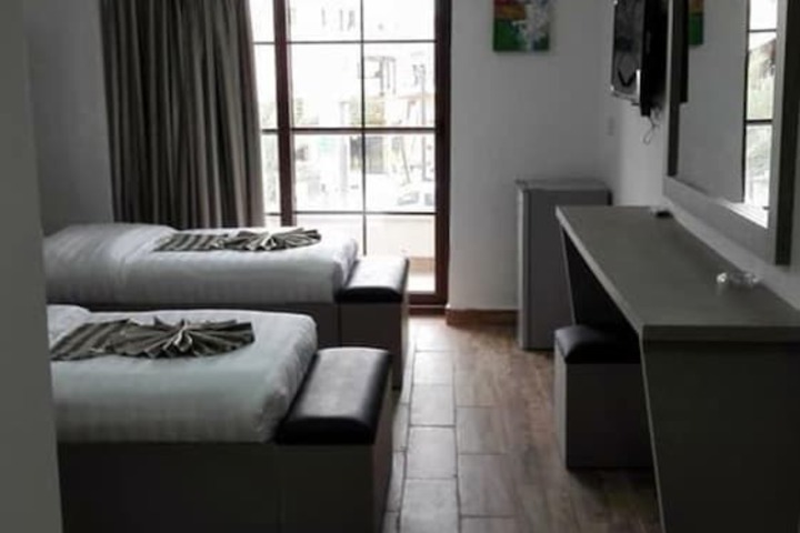 Room 9 of 36