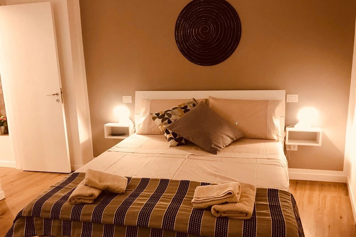 Room 2 of 12