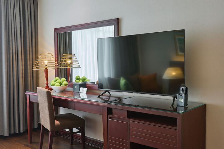 Room 32 of 102
