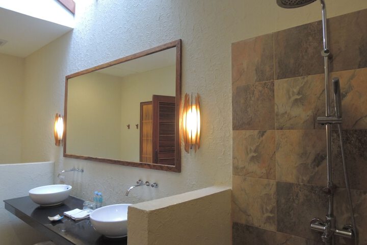 Room 27 of 51