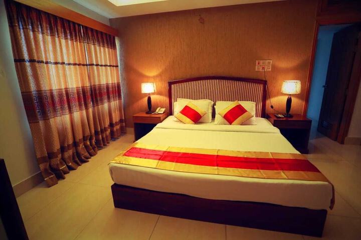 Room 16 of 38