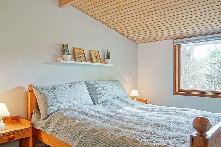 Room 5 of 14