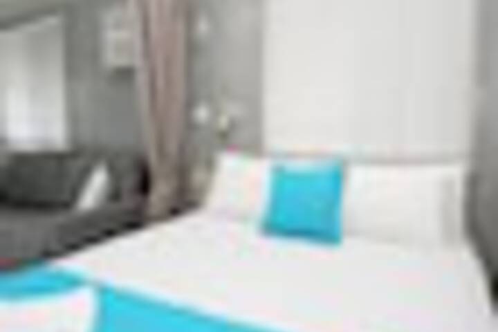 Room 26 of 261