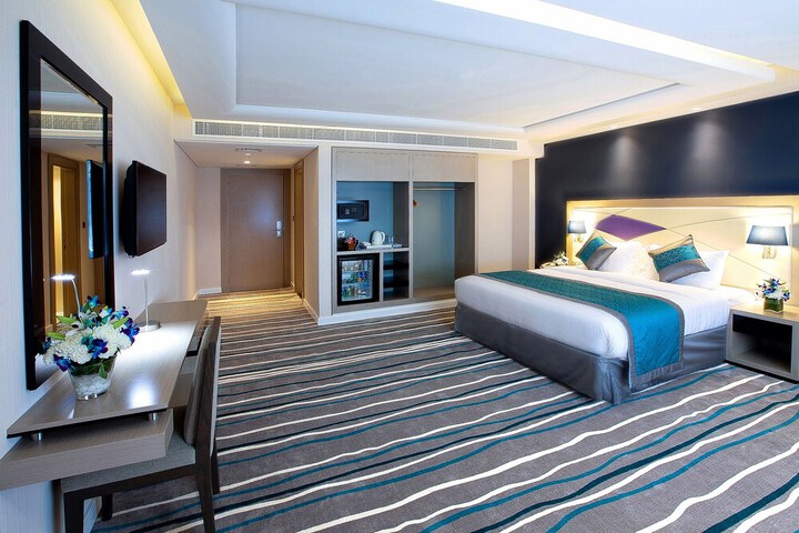 Room 30 of 60