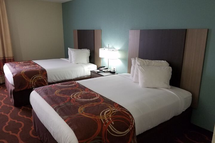 2 Queen Beds (11 of 24)