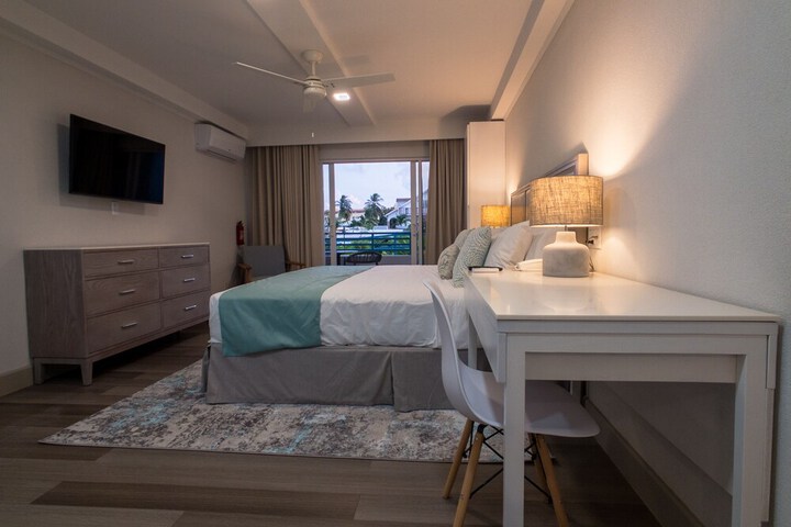 Room 6 of 45