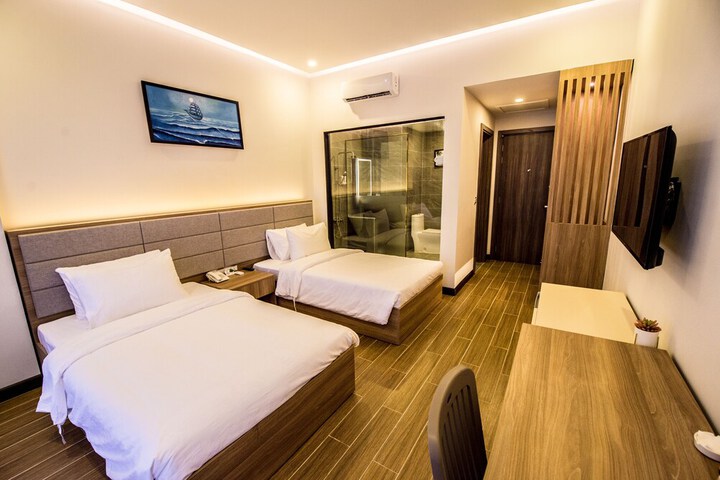 Room 7 of 31