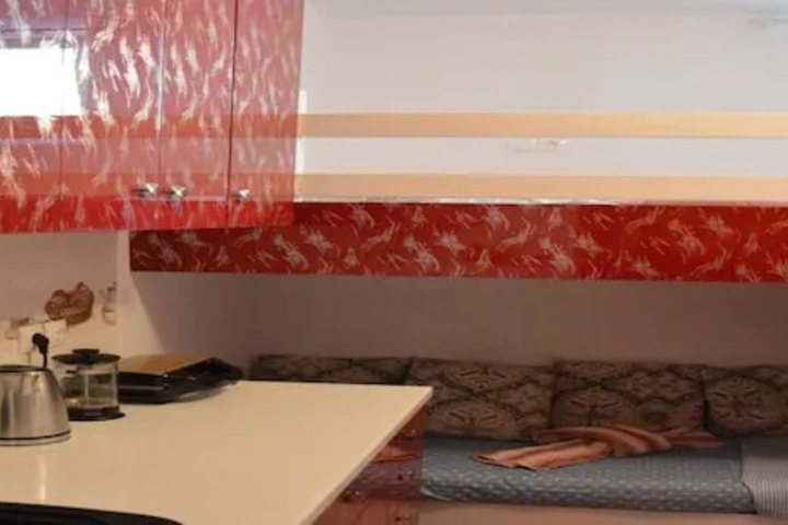 Room 6 of 17