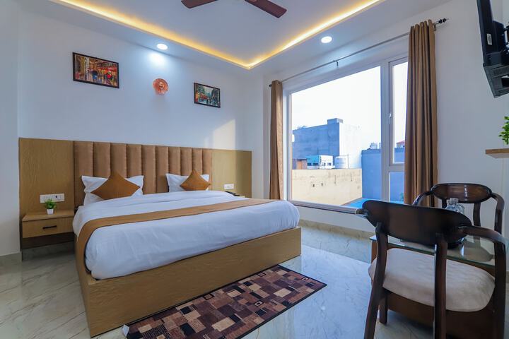 Room 15 of 34