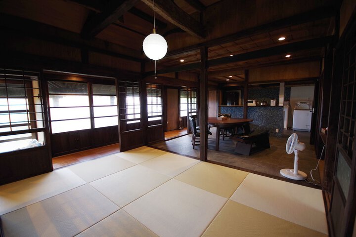 Room 2 of 12