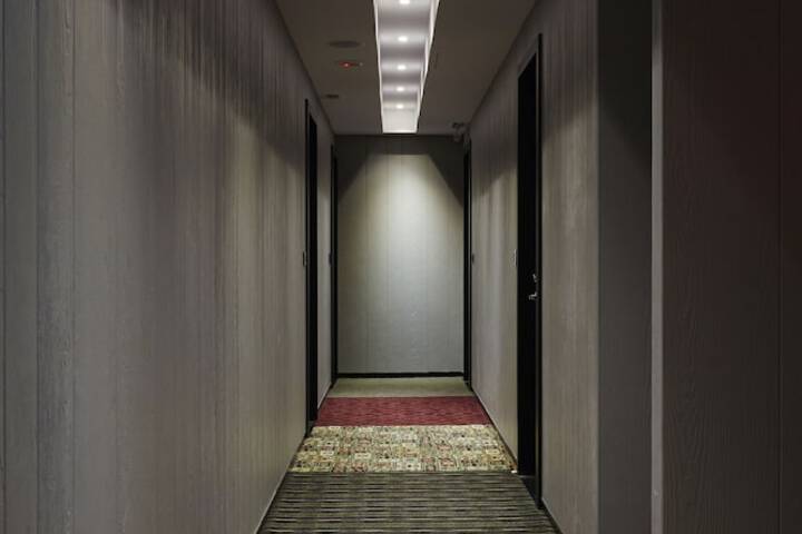 Ballroom/Hall 47 of 61