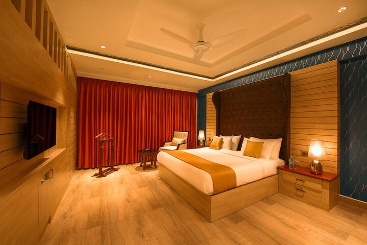 Room 9 of 39