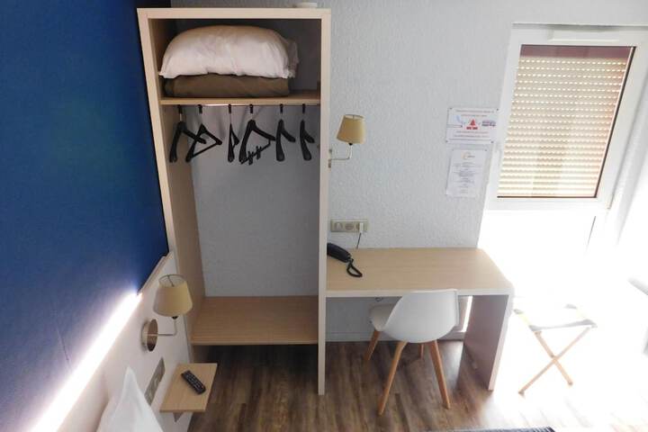 Room 17 of 33