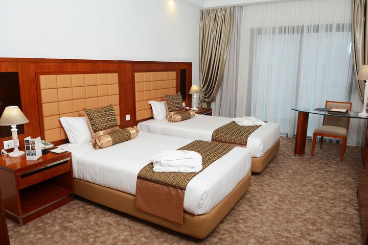 Room 9 of 37