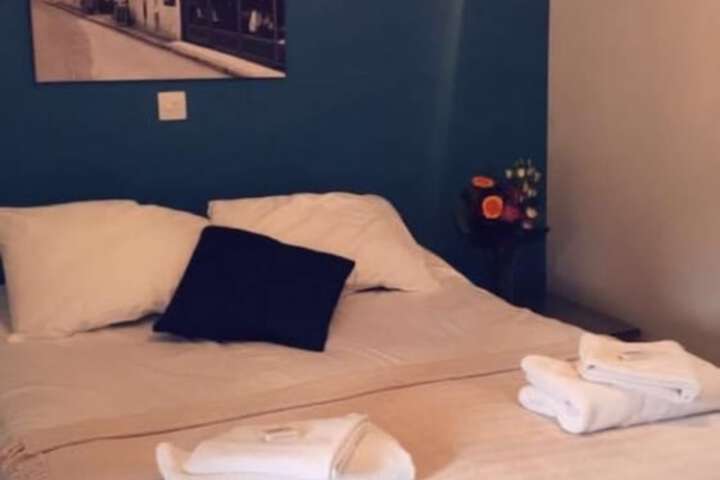 Room 2 of 16