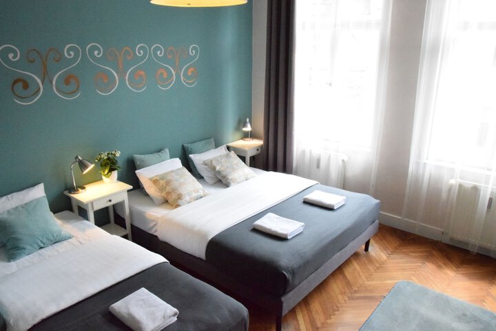 Room 9 of 72