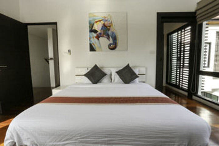 Room 26 of 35