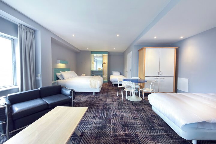 Room 37 of 80
