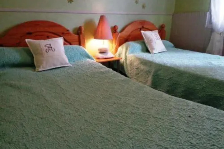 Room 2 of 8