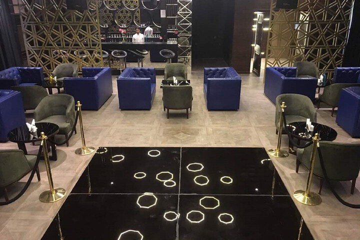 Lounge 79 of 89